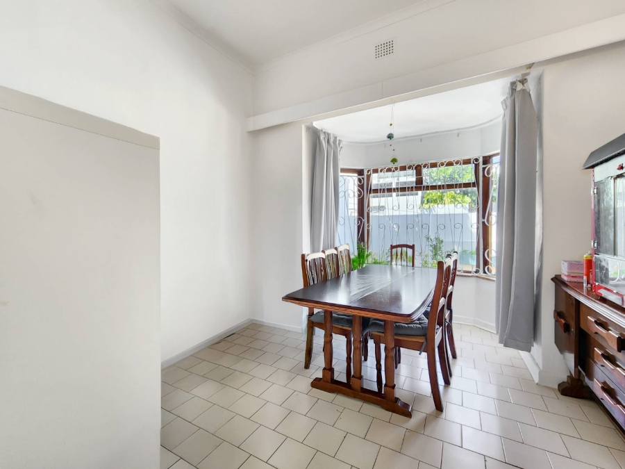 3 Bedroom Property for Sale in Sea Point Western Cape